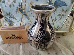 Antik, kisméretű kék üveg váza áttört színezüst borításban