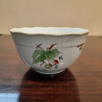 Herendi hecsedli, csipkebogyó mintás porcelán gulyástál, kínáló tál