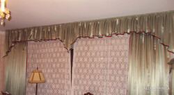 Sötétítő függöny drapériával.2 x  245 x 280 cm