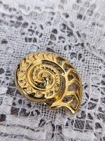 Retro, gold-plated nautilus shell-shaped scarf buckle 2.