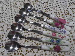 6 db rózsás virágos porcelán nyelű teáskanál.
