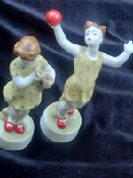 Zsolnay viragszedő és labdazó lány porcelán figurák nippek