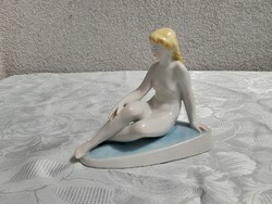 Zsolnay akt porcelán