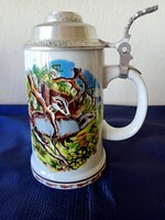 Ón fedeles Lichte porcelán vadász korsó