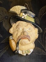 DR. RANK KALAPOS OSZTRÁK PIPÁZÓ FÉRFI, ANTIK KERÁMIA FALIMASZK 18.5 X 13 CM