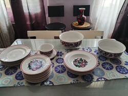 Retró Henneberg "Helena" étkészlet (23 db-os) ​Eladó egy gyönyörű állapotú, ritka madaras mintás NDK