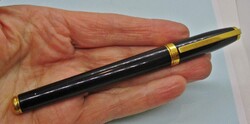 S.T. Dupont töltőtoll 14 kt arany hegy, fekete lakk, arany szegéllyel