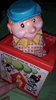 KLASSZIKUS FISHER PRICE - JACK IN THE BOX - mókás működő dobozból előugró hangot adó baba játék