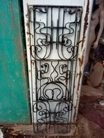 ART DECO vas ajtórács pár. Jó állapotúak. 141 x 41,5 cm.