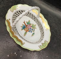 Herendi porcelán Queen Victoria (VBO) mintájú, áttört falú kosár. 9x6x7 cm