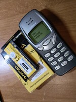 Nokia 3210 független új akkuval Mobiltelefon