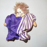 Régi antik porcelán fejű bohóc baba 18 cm lila overall