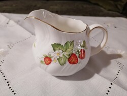 Queens strawberry angol porcelán tejkiöntő