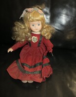 Régi antik porcelán baba 30 cm bordó ruha szőke haj