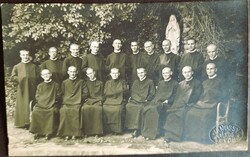 1940 GYŐR VETERÁNOK CSOPORTKÉP PAP EGYHÁZI KÖZÖSSÉG EREDETI KORABELI FOTÓ LAP