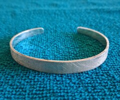 925 Sterling ezüst Ann D. Kearney (ADK) Design vintage unisex karkötő "scratched" felülettel