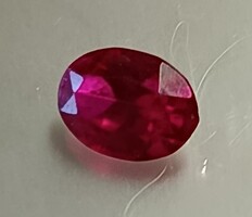 Szintetikus kő - 8mm fazettált karakteres rutiltű zárványokkal
