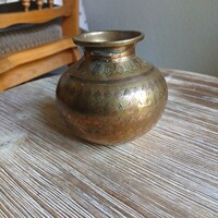 Masszív régi duci bronz váza (7,7x8,5 cm)