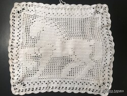 PÁRNA - HORGOLT - LOVACSKÁS - KÉZIMUNKA - 40 x 43 cm  - HIBÁTLAN