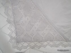 PÁRNA - KÉZIMUNKA - 90 x 80 cm - HORGOLT -  MONOGRAMOS - CSIPKÉS - LENVÁSZON - HIBÁTLAN