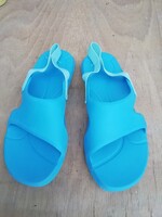 Nabaii 30-31-es méretű  strandpapucs szandál centiket fotóztam kisfiúnak kék gumi