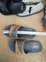 2 pár  KB.32 33-as méretű fekete Nike szandál tépőzáras és egy szürke 34-es papucs centik a képeken