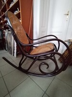 Thonet-stílusú hintaszék