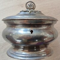 Berndorf alpakka cukordoboz, kulccsal, 1880-1927 közötti