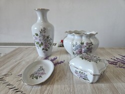 Zsolnay virágmintás porcelán vázák, gyűrűtartó és bonbonier egyben