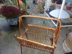 Rattan újságtartó