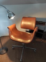 Mid-century modern forgószék