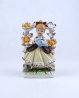 2A181 Régi német porcelán virágokat locsoló kislány figura 13 cm
