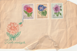 Magyar posta kerti virágok emlékbélyeg borítékon.