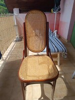 Thonet székek 6-db,apukám 40-évig őrizte őket,nem használták őket,most szeretne tőlük megválni