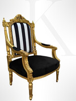 Restaurált laparanyozott klasszicista karosszék