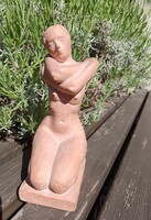 Modernista térdelő női akt – Terrakotta kisplasztika (23 cm)