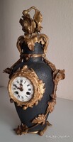 Antik, bronz, mechanikus asztali óra, 8 napos járattal