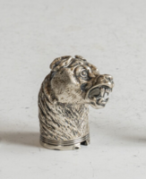 Ezüst miniatűr kutyafej