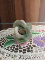 Aquincum márkájú, kézzel festett porcelán rózsa nipp.