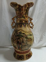 Hatalmas méretű Satsuma stílusú füles padló váza gésa jelenettel - 45 cm
