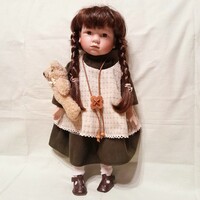 Bájos arcú porcelánbaba,porcelán baba.40 cm