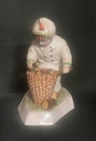 Zsolnay rőzseszedő kisfiú porcelán figura – Sinkó András – 16 cm