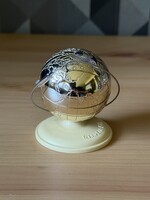 SZPUTNYIK ASZTALI DÍSZ  FÖLD KÖRÜLI RAKÉTA VOSZTOK-1, ŰRHAJÓSA JURIJ GAGARIN