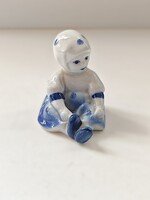 Zsolnay porcelán ülő kislány figura kobaltkék dekorral