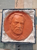 V. Majzik Mária: Erkel Ferenc terrakotta emlékplakett (1992, Budakeszi) – Eredeti dobozában