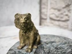 Medve  Mackó Maci bronz réz szobor talapzaton