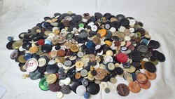 Vintage vegyes gomb csomag 350 -450 darab , 814 gramm  5.