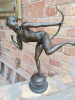 Art Deco női akt bronz figura, íjász. 1940 és évek.
