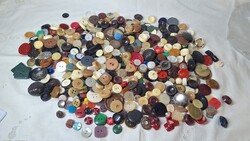 Vintage vegyes gomb csomag 250-350 darab ,605 gramm  2.