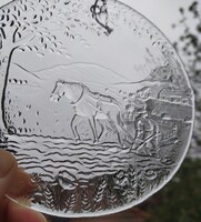 Vintage Walther Glas német öntöttüveg falidísz / kínálótál – Lóval szántó jelenet (15 cm)